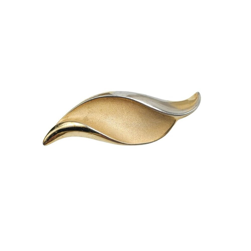 Trifari Wave Shape Brooch Pin Textured Gold Tone Vintage Early 1950s